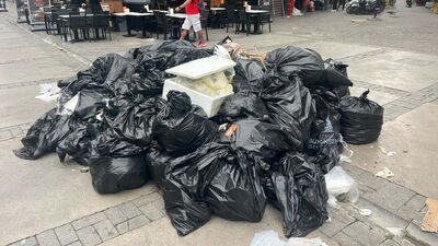 İzmir'de grev 3. gününde! Çöpler birikti