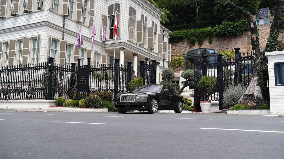 En çok satılan Rolls-Royce Türkiye'ye geldi