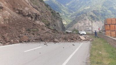 Gümüşhane'de heyelan meydana geldi