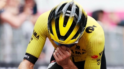 Simon Yates pembe mayoyu aldı