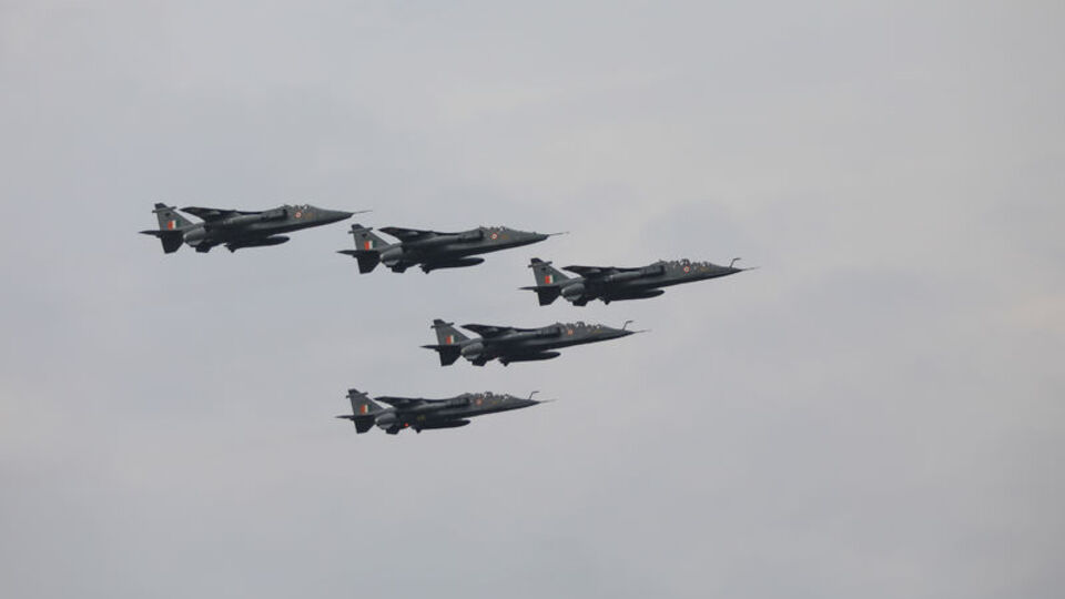 Hindistan'dan uçakların düşürüldüğüne ilişkin doğrulama