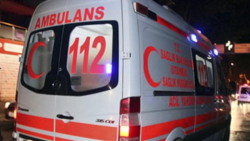 Devrilen traktörün sürücüsü öldü