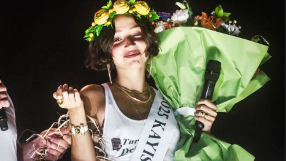 Kayısı güzeli seçildi