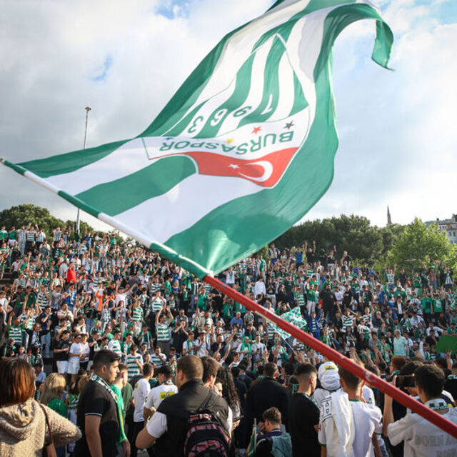 Bursaspor taraftarı, 62. kuruluş yılını kutladı!