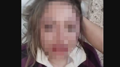 Genç kadını darp edip video çektiler