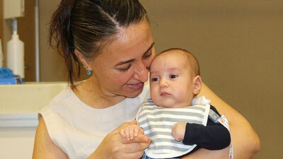 Kök hücre tedavisiyle anne oldu, adını 'Umut' koydu