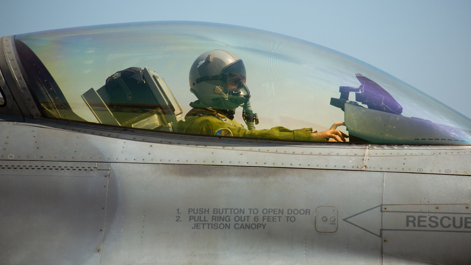 F16 pilotu nasıl olunur?