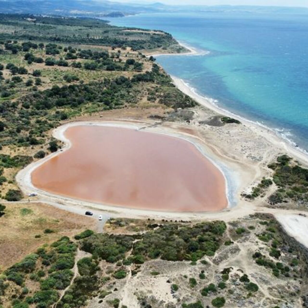 'Kalpli Göl' renk değiştirdi
