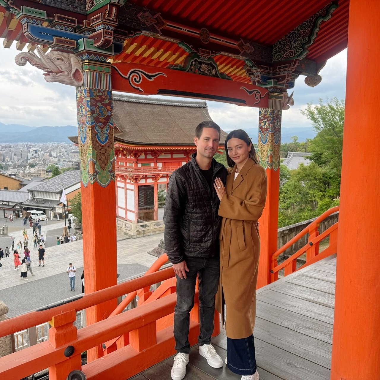 Milyarder eşiyle Japonya'da