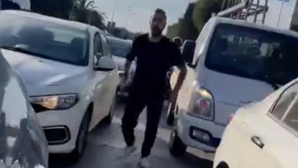 Kadın sürücüye saldırıda iki maganda tutuklandı!