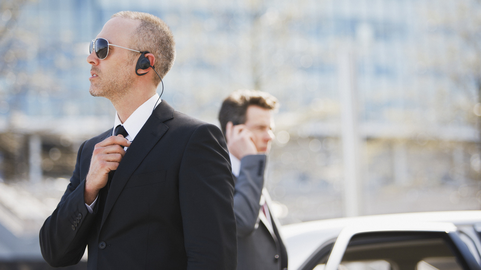 Yakın koruma nasıl olunur?