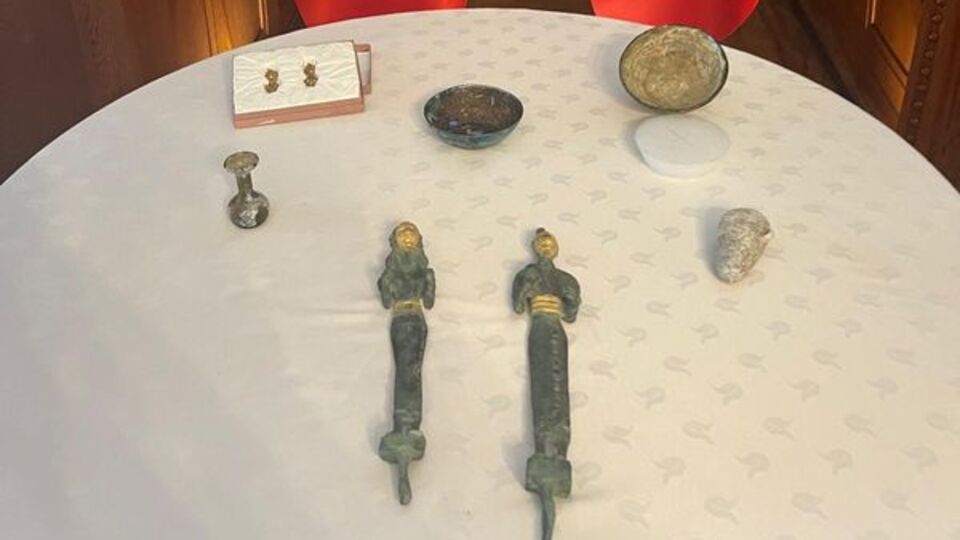 İsviçre, tarihi eserleri Türkiye'ye iade etti