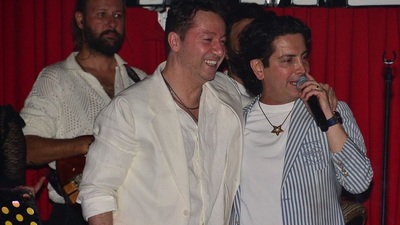 Dostları yalnız bırakmadı