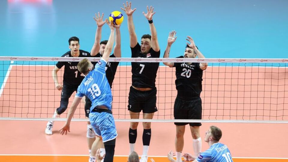A Milli Erkek Voleybol Takımı, Slovenya'ya mağlup!