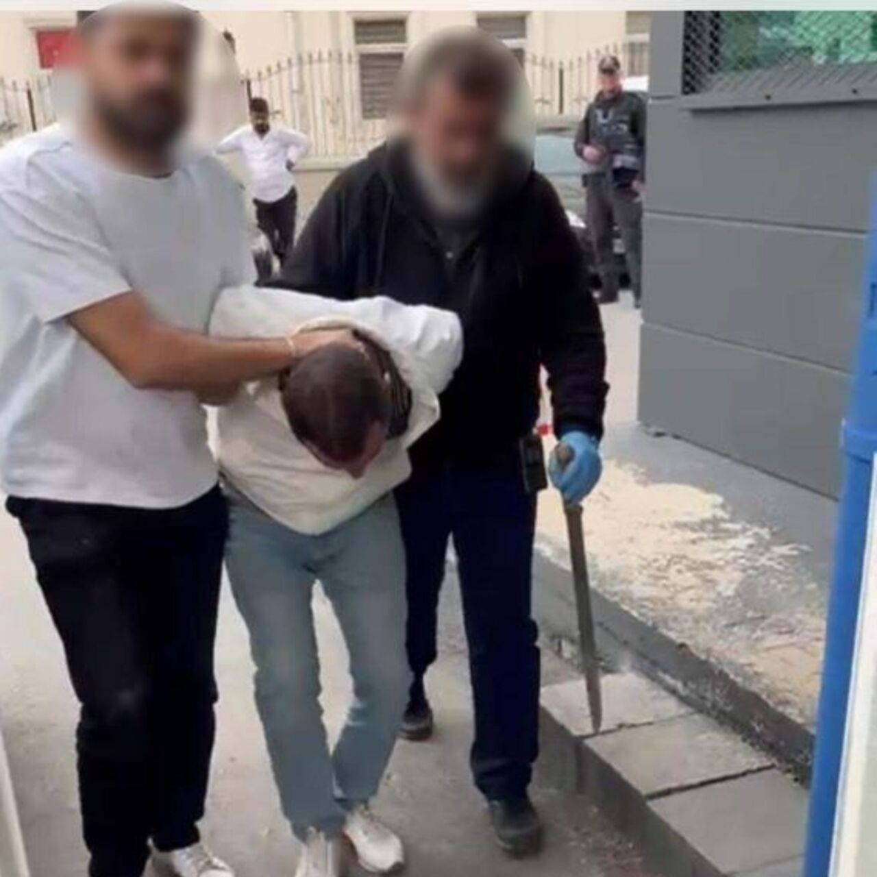 Döner bıçağı çekmişti, gözaltına alındı - haberturk.com 03.06.2025 00:10
