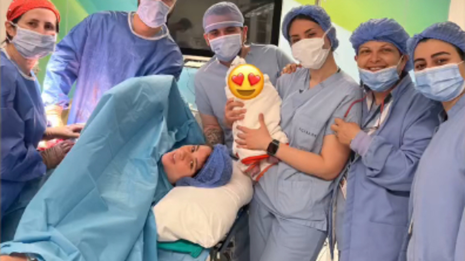 Annesinin adını verdi