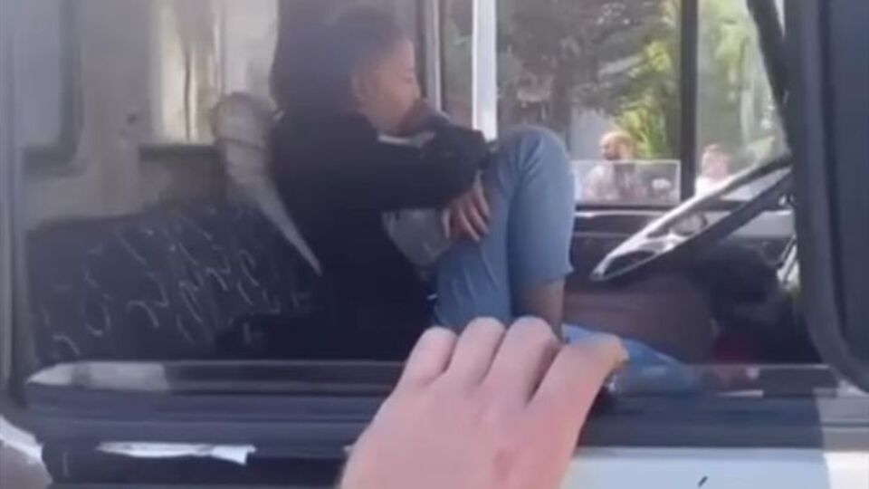 Ehliyeti olmayan kadın kamyonu çaldı!