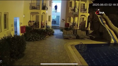 Depremin şiddeti havuzda görüldü!