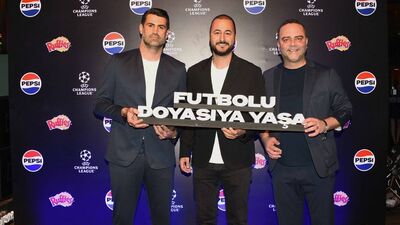 Futbolseverler, UEFA Şampiyonlar Ligi finalini Volkan Demirel ve Semih Şentürk ile birlikte izlediler