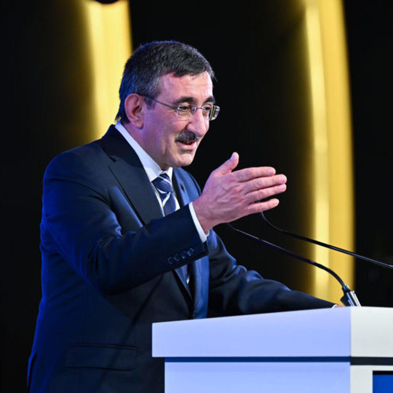 AK Parti yarın anayasa için toplanıyor