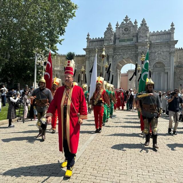 Dolmabahçe Sarayı'nda mehteran gösterileri