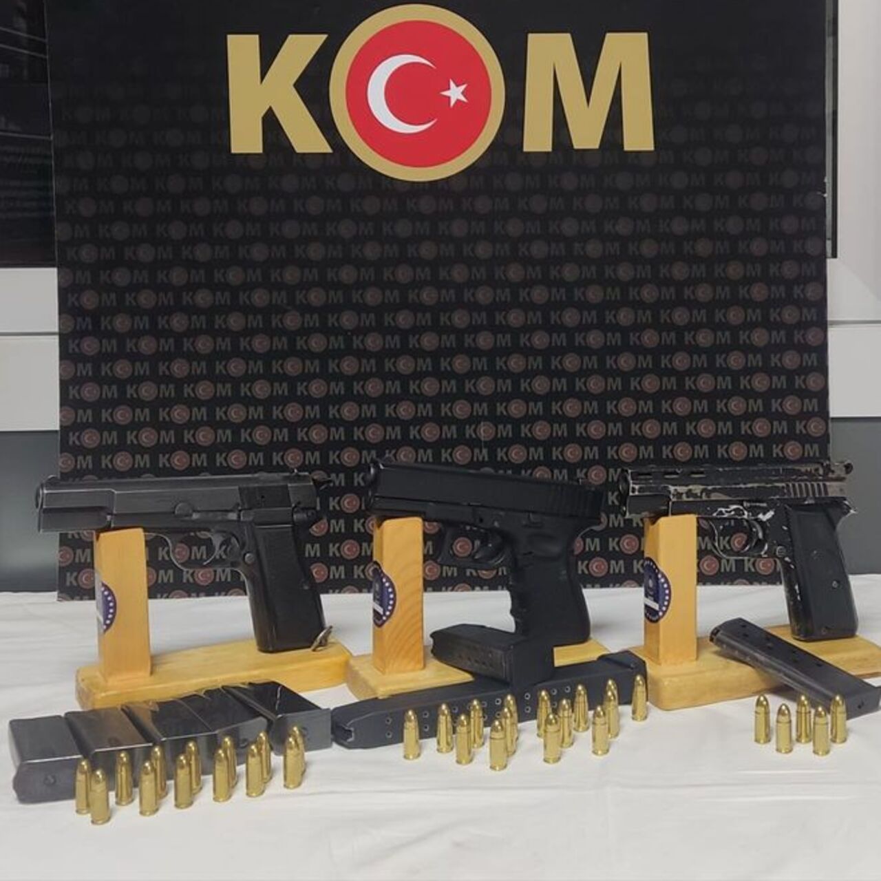 Ruhsatsız silah operasyonu: 4 gözaltı