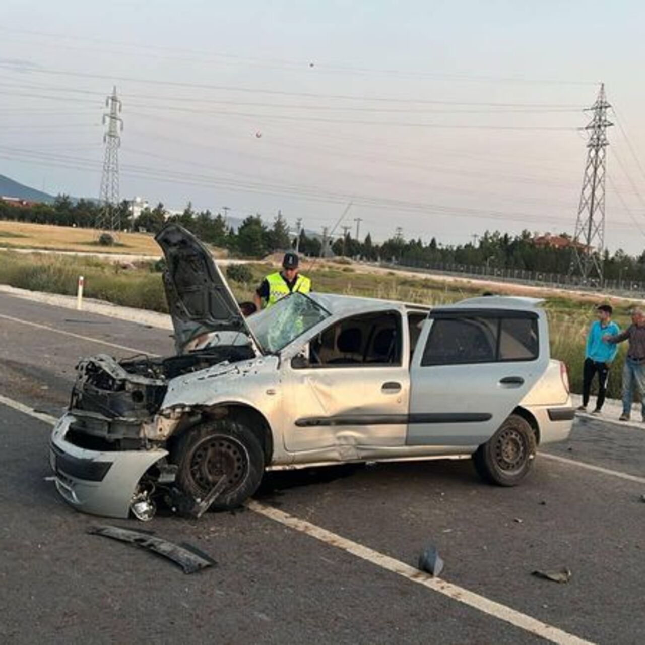 Otomobil takla attı: 3 yaralı