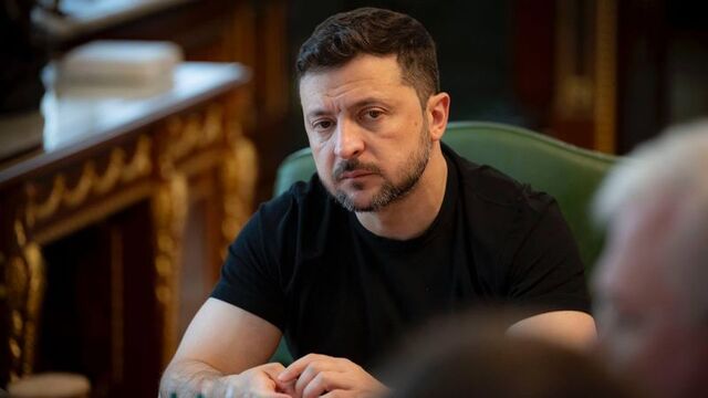 Zelenskiy: Rusya savaşa tamamen bağlı