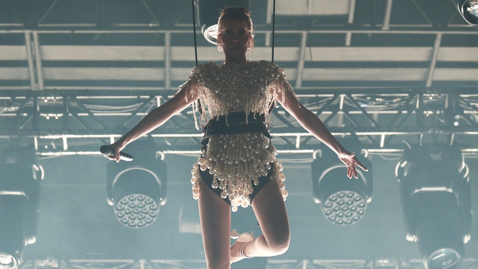 Derya Uluğ'dan 'Havalı' giriş