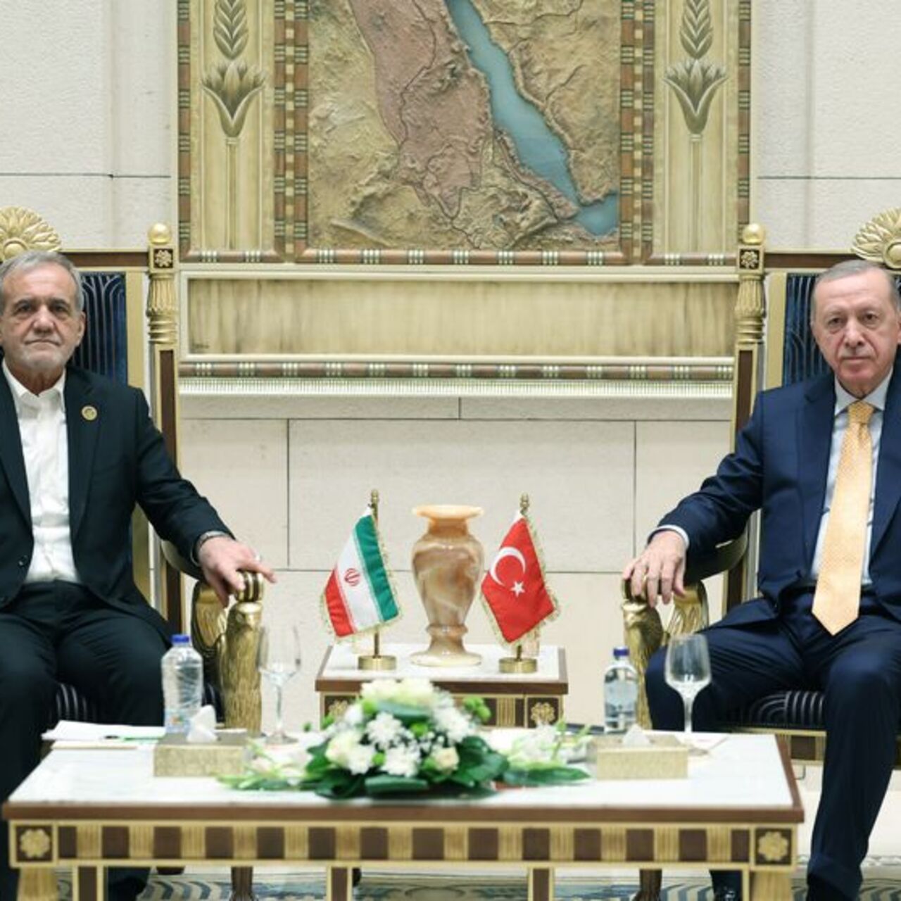 Cumhurbaşkanı Erdoğan, Pezeşkiyan'la görüştü - haberturk.com 04.06.2025 16:29