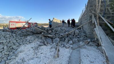 İstinat duvarı çöktü: 4 yaralı