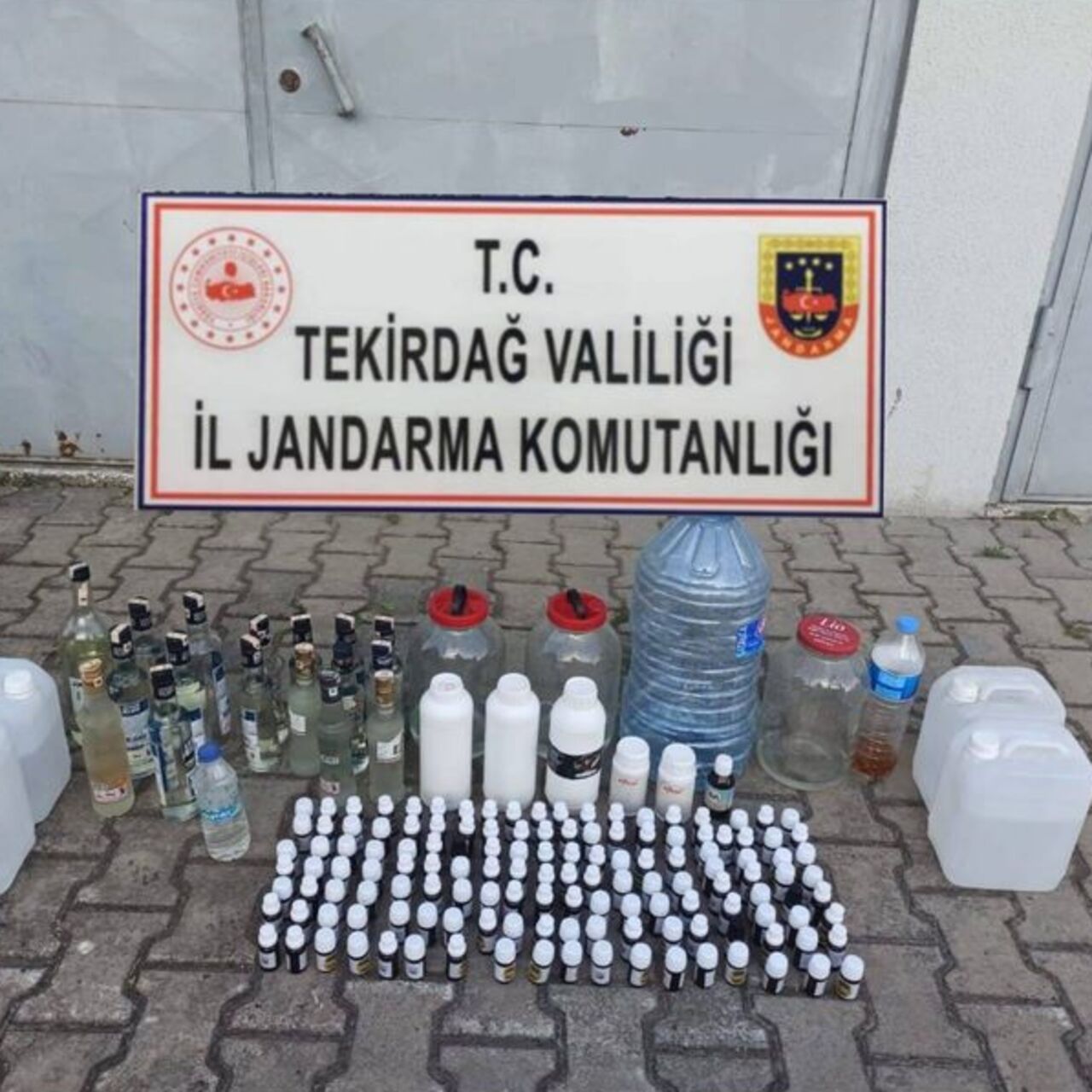 Otomobilden 525 litre etil alkol çıktı