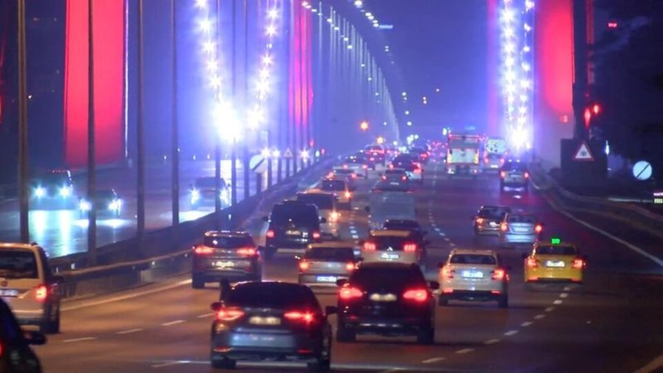 Otogar, köprü ve yollarda bayram yoğunluğu