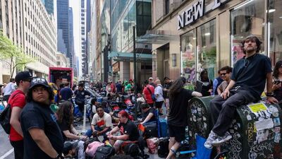 Tedarik yetersizliği sebebiyle oyuncular kuyrukta