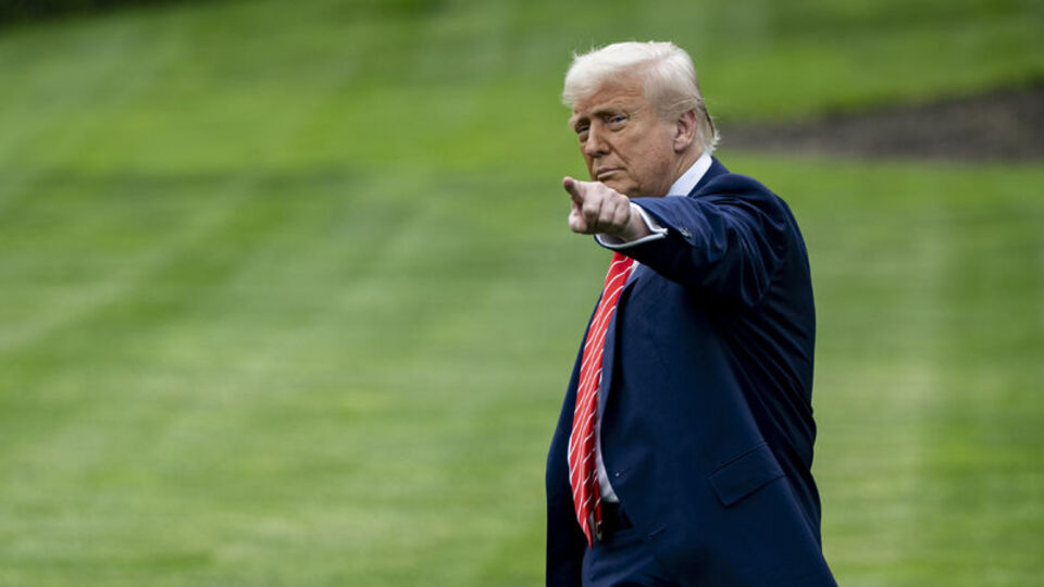 Trump'tan 12 ülkeye seyahat yasağı