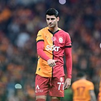 Alvaro Morata yol ayrımında