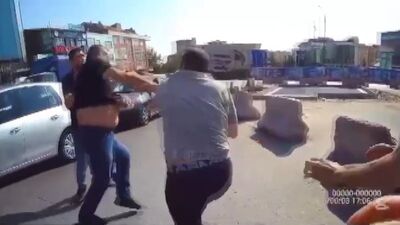 Trafikte yumruklu kavga kamerada