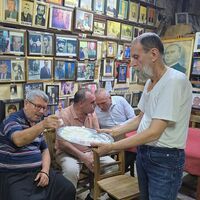 Adana'da 'Ölüler Kahvesi'nde bayram geleneği bu yıl da sürdürüldü