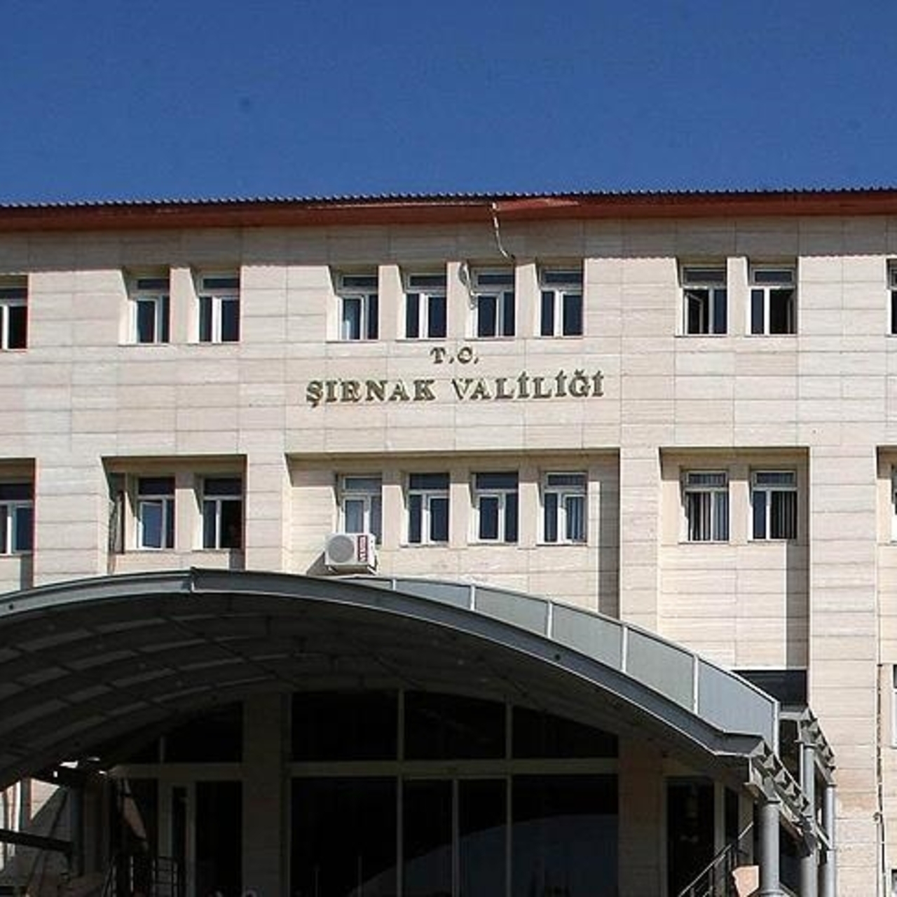 Şırnak'ta tutuklanan polis memuru görevden uzaklaştırıldı