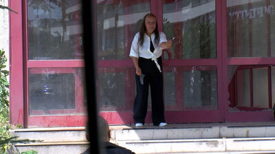 Genç kadın üzerine benzin döktü!