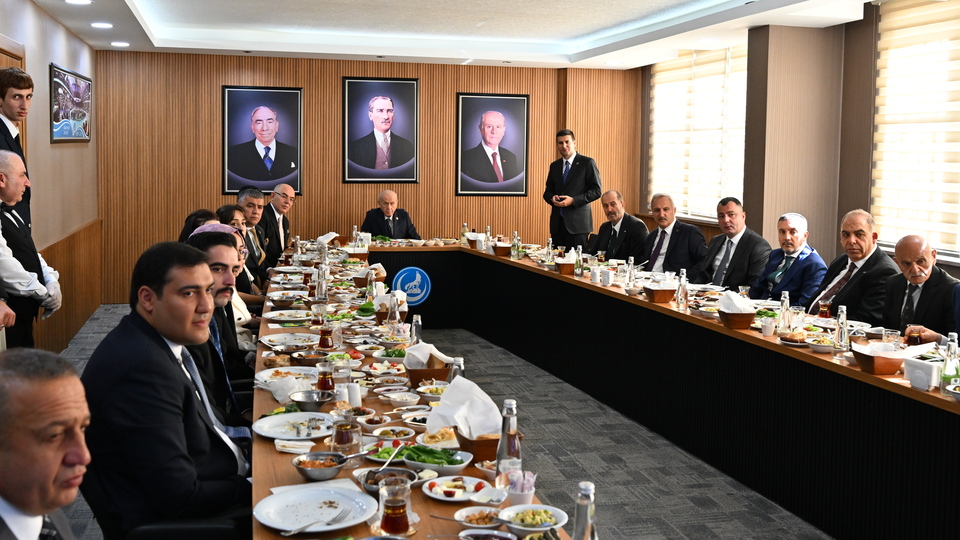Bahçeli'den Ülkü Ocakları'na ziyaret