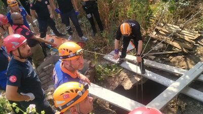 Anne ve 2 çocuğu kuyuya düştü