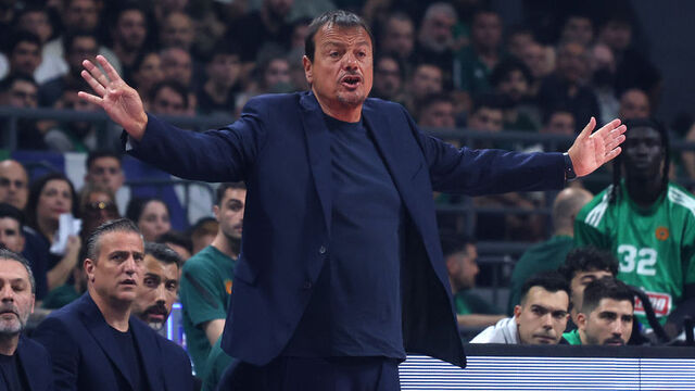 Ergin Ataman'a kınama ve para cezası verildi!