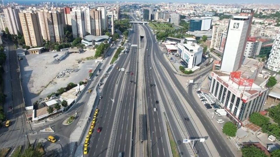 İstanbul'da yollar boş kaldı! Yoğunluk: % 6 oldu!