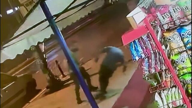 Trafikte yumruklu kavga! Önce vurdu sonra kalp masajı yaptı