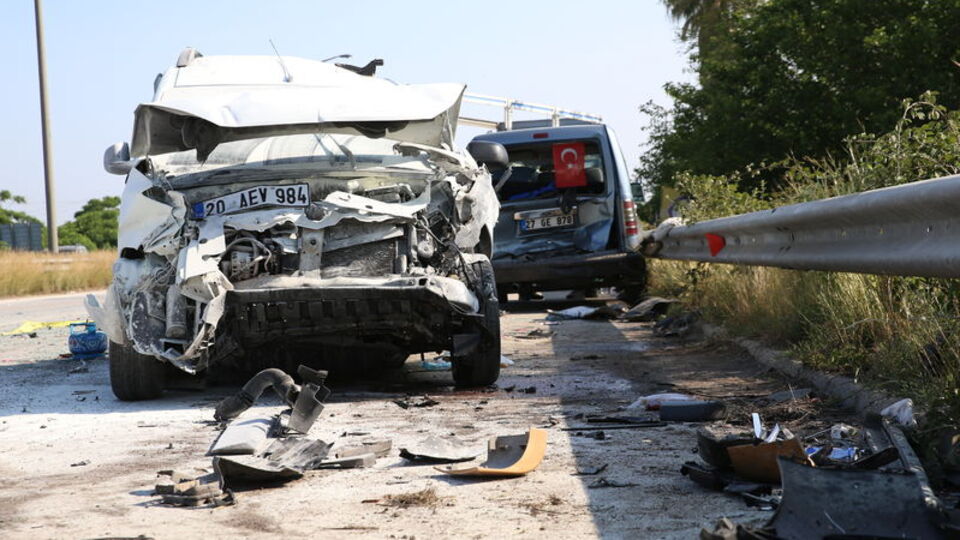 Kamyon 3 aracı biçti: 1 ölü, 10 yaralı