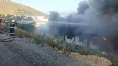 Bodrum'da işçilerin kaldığı 30 konteyner yandı!