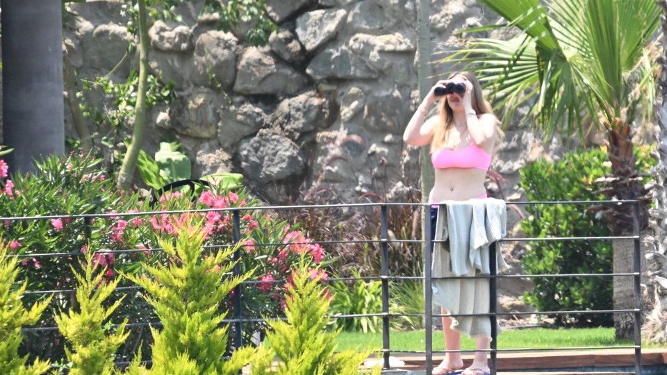 Dürbünle etrafı kolaçan etti