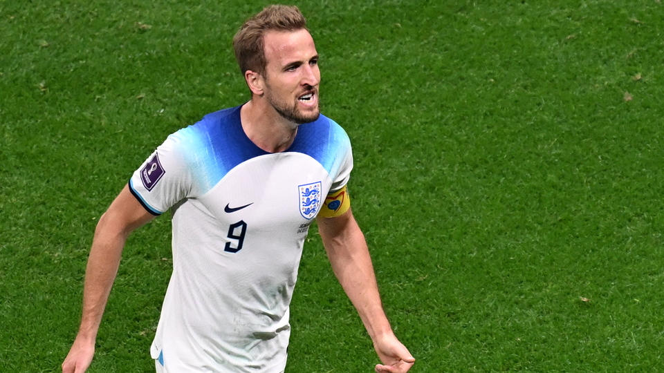 İngiltere tek attı 3 aldı!