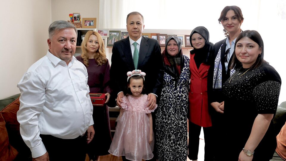 Konya'da şehit ailesine ziyaret